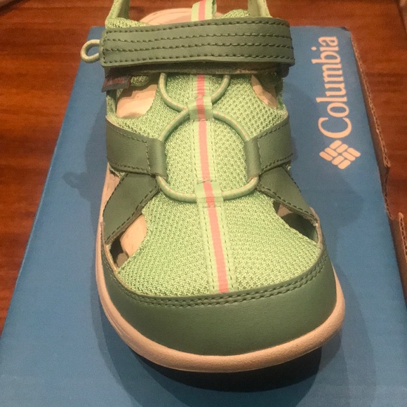 Columbia new sandals Youth sizes